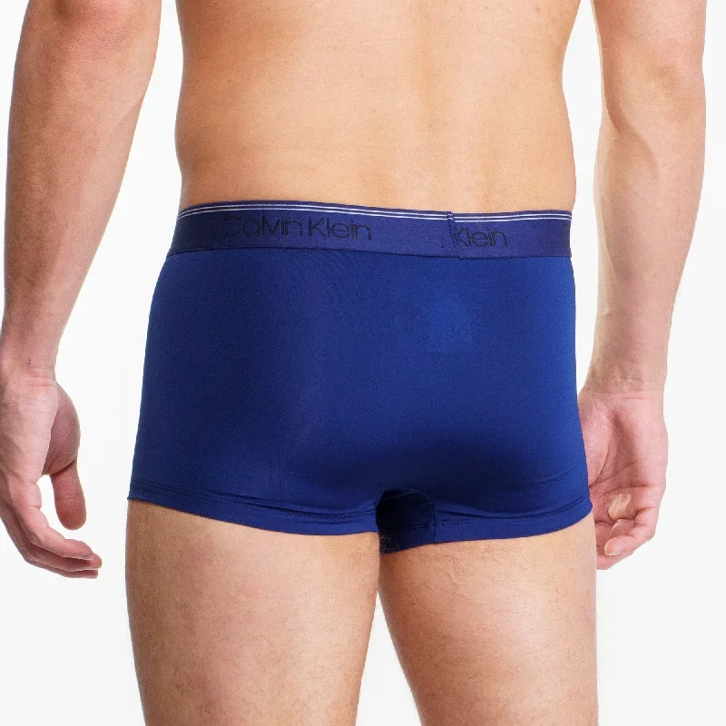 boxer-court-calvin-klein-taille-basse-bleu-marin-1