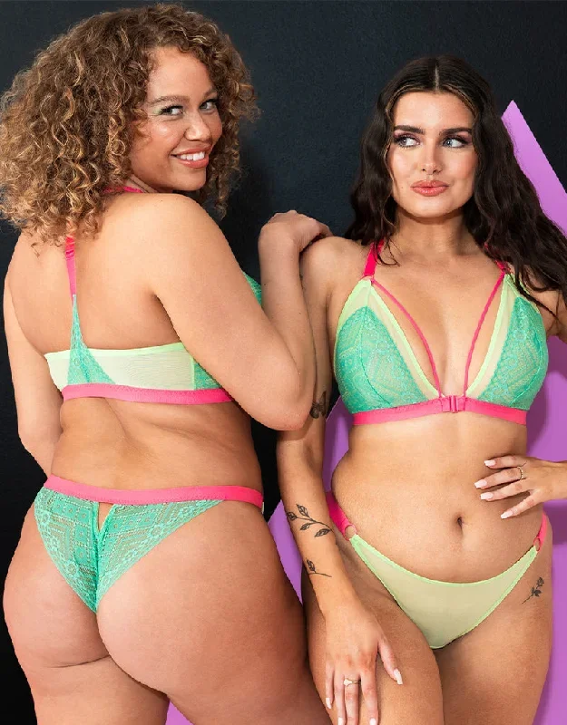 curvy-kate-front-and-centre-brazilian-mint-pink