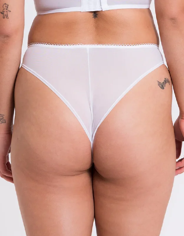 curvy-kate-gin-fizz-brazilian-white-blush