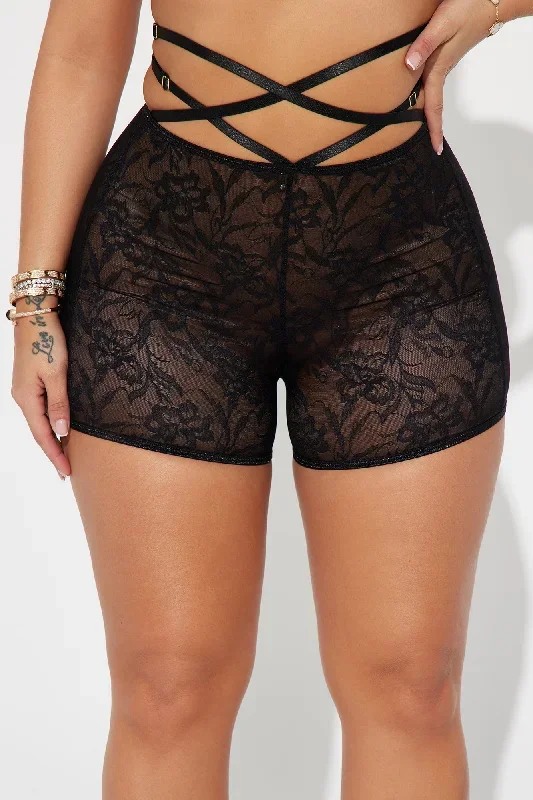 Don't Kiss And Tell Lace Garter Short - Black