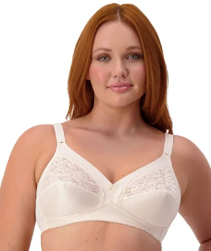 triumph-kiss-of-cotton-wire-free-bra-fresh-powder